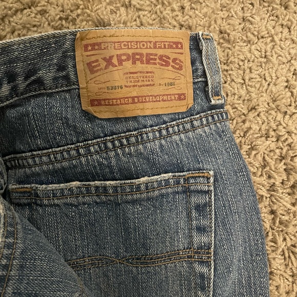 Express Precision Fit Low Rise Bootcut Jeans - Picture 2 of 2